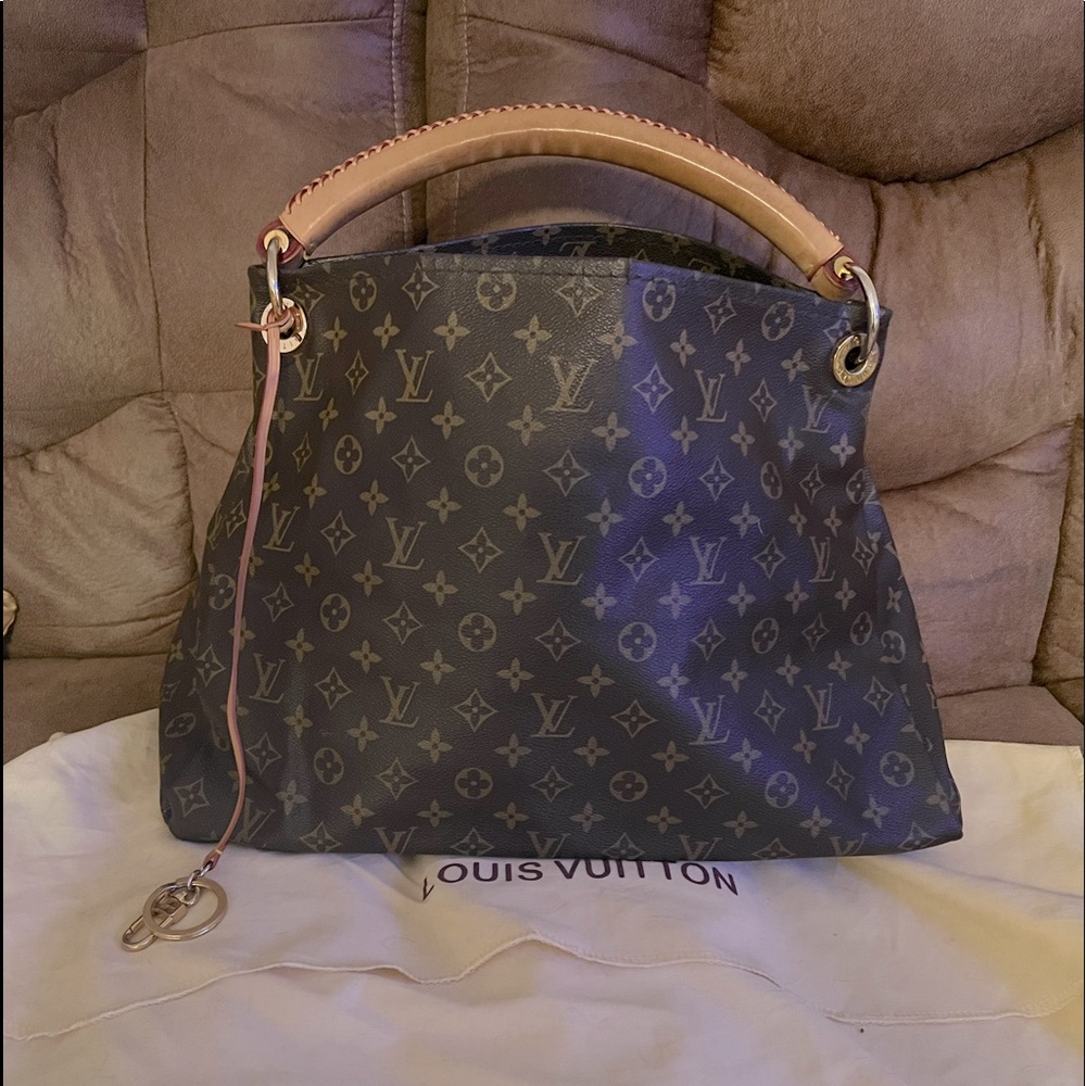 Authentic LV Artsy bag